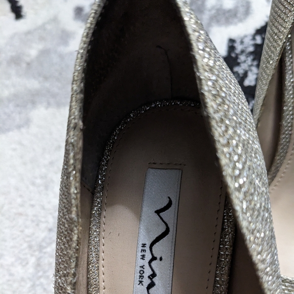 Shoes - Picture 3 of 8